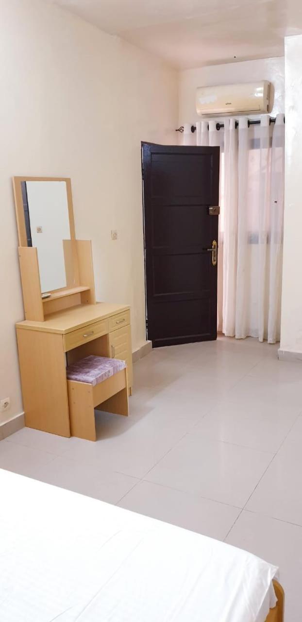 Appartamento Etablissement Dior Silla Dakar Esterno foto